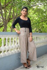 Eesha Rebba New Photos